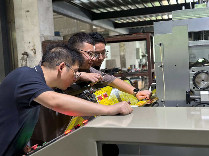 PET點斷復(fù)卷機(jī)