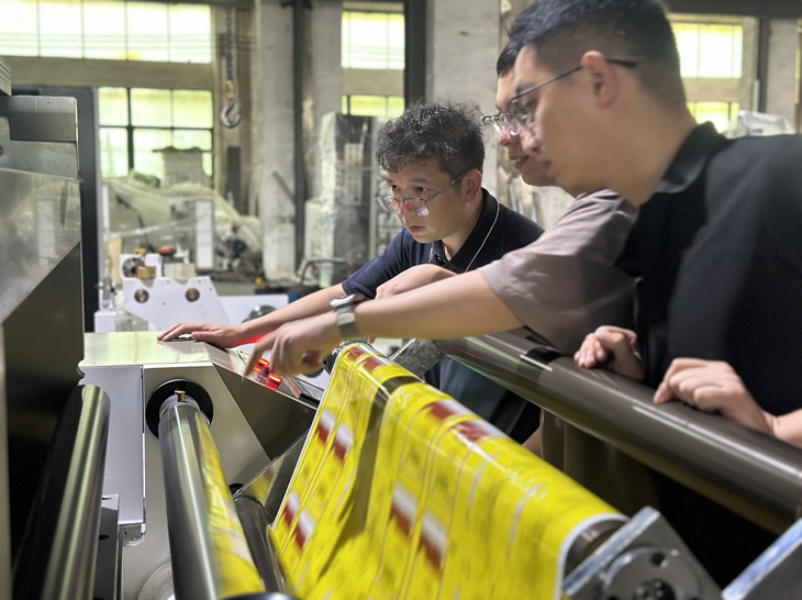 1000型點斷復(fù)卷機(jī)