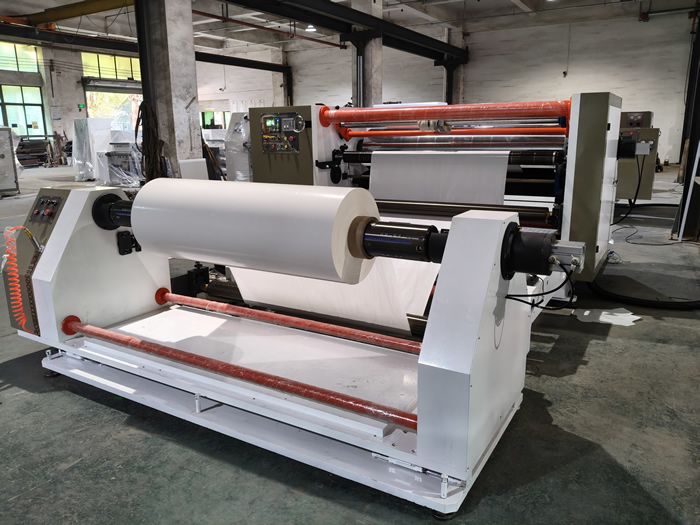 1750型高速復卷切過機